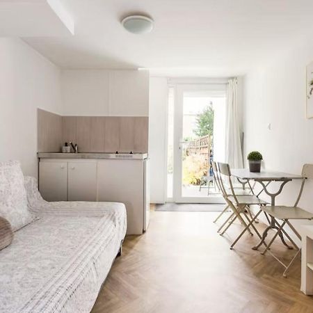 Escapade Pres De Lille - Appartement Charmant Avec Terrasse Et Parking Privee Mons-en-Baroeul Buitenkant foto