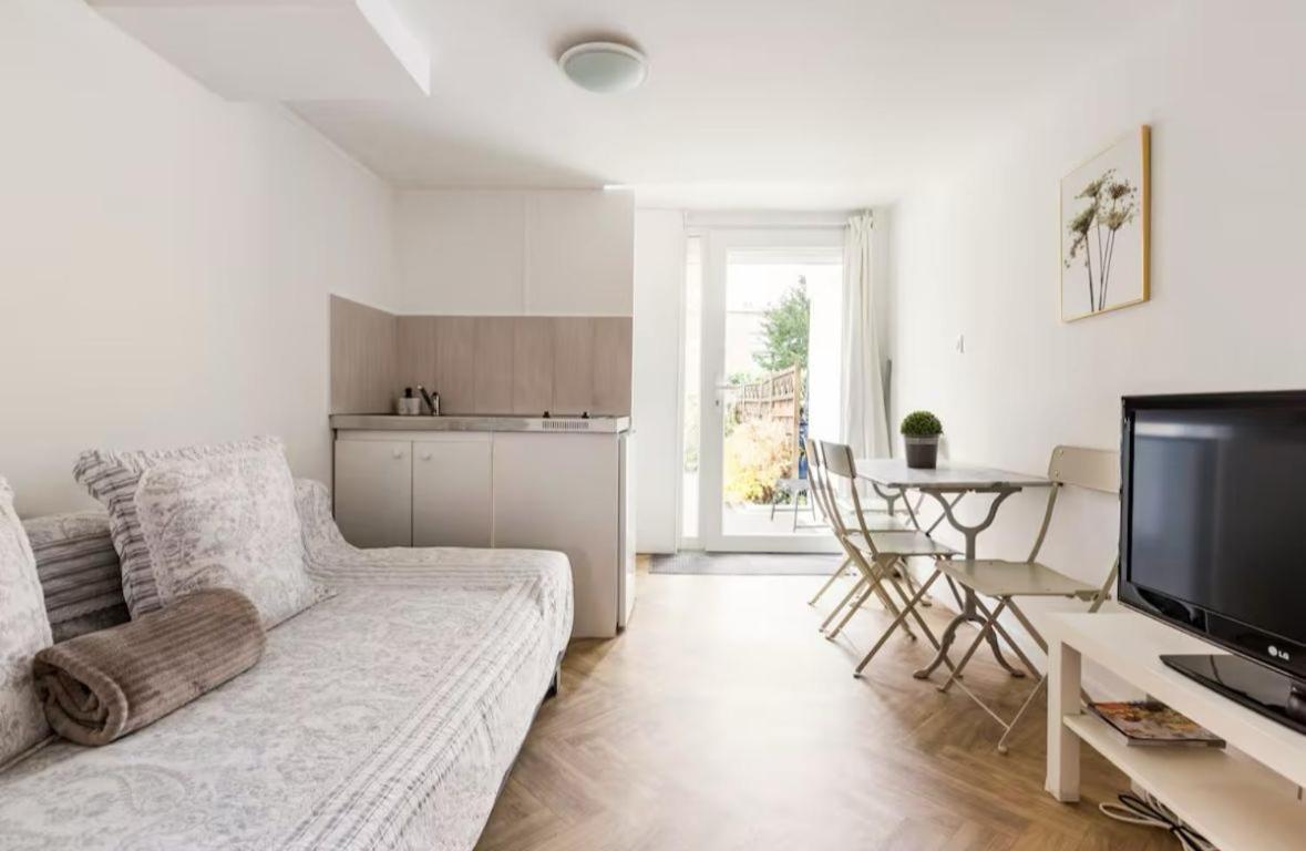 Escapade Pres De Lille - Appartement Charmant Avec Terrasse Et Parking Privee Mons-en-Baroeul Buitenkant foto