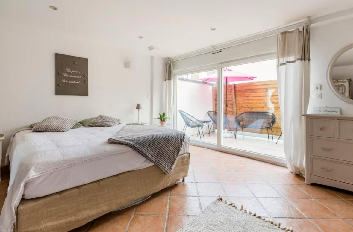 Escapade Pres De Lille - Appartement Charmant Avec Terrasse Et Parking Privee Mons-en-Baroeul Buitenkant foto