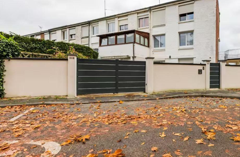 Escapade Pres De Lille - Appartement Charmant Avec Terrasse Et Parking Privee Mons-en-Baroeul Buitenkant foto