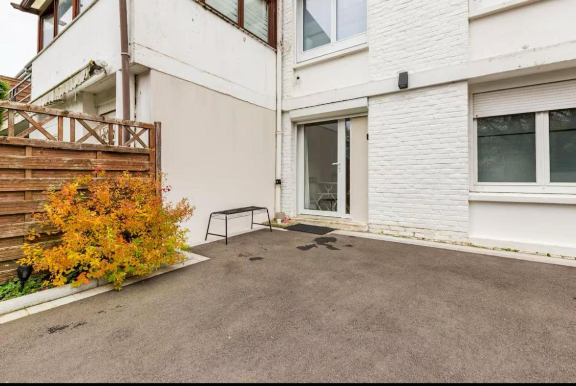 Escapade Pres De Lille - Appartement Charmant Avec Terrasse Et Parking Privee Mons-en-Baroeul Buitenkant foto