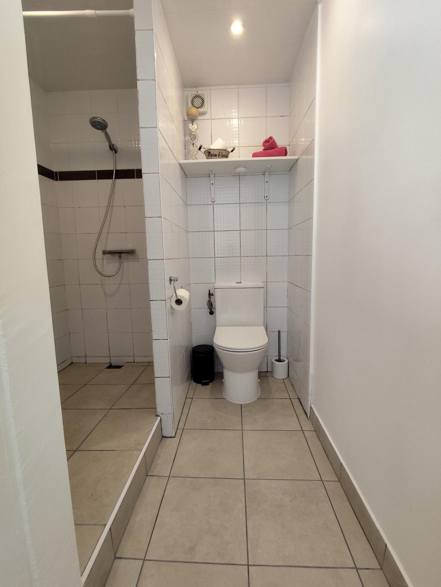 Escapade Pres De Lille - Appartement Charmant Avec Terrasse Et Parking Privee Mons-en-Baroeul Buitenkant foto