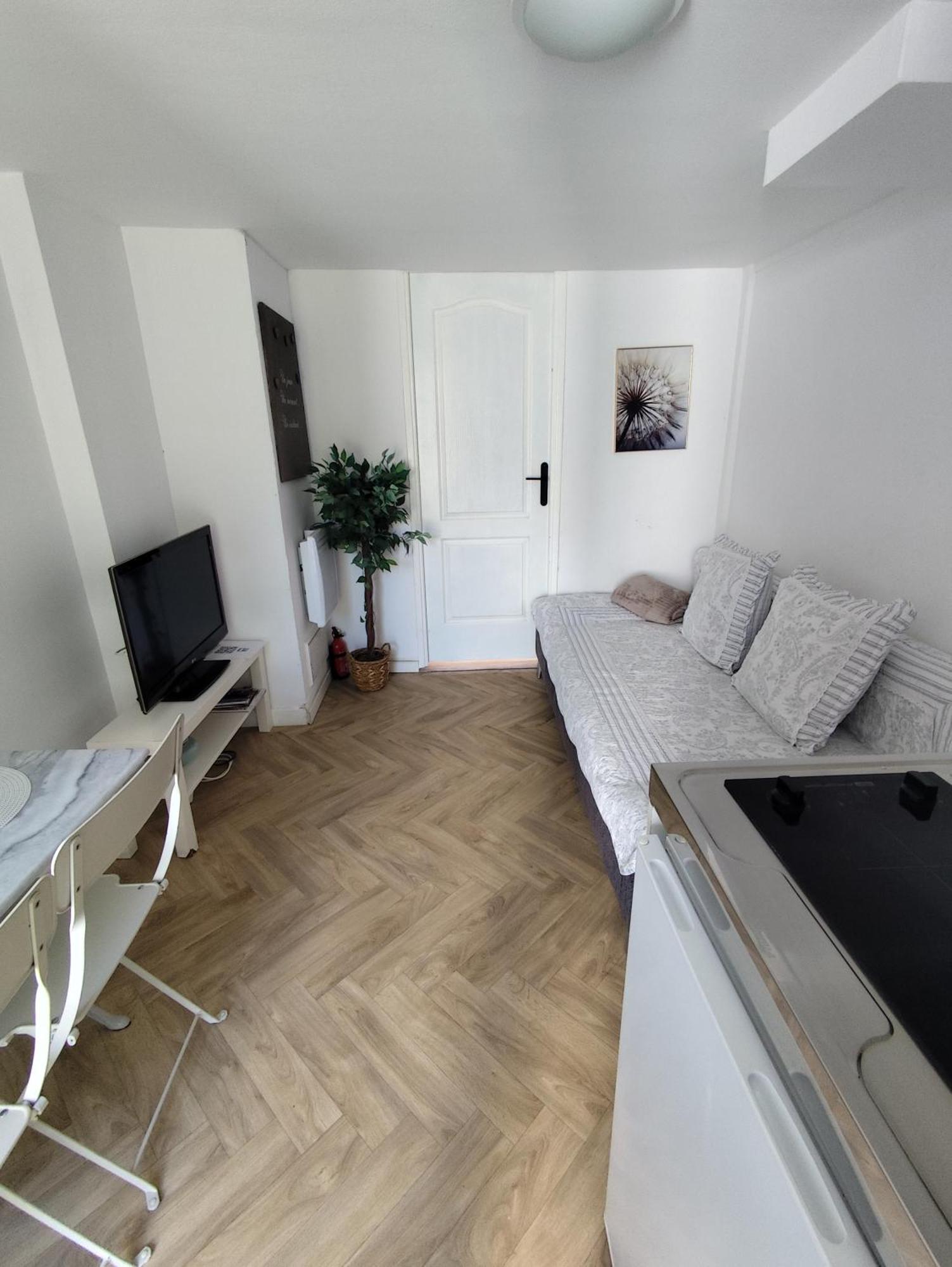 Escapade Pres De Lille - Appartement Charmant Avec Terrasse Et Parking Privee Mons-en-Baroeul Buitenkant foto